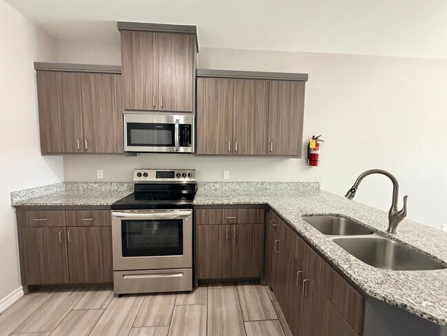 Building Photo - 5601 Cuenca Dr