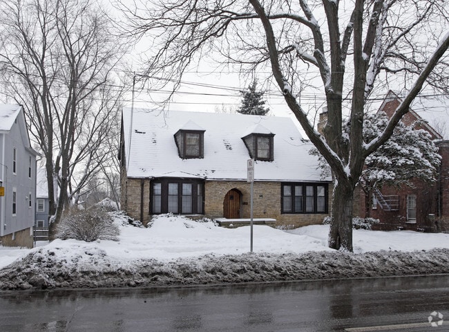 Primary Photo - 645 E Gorham St
