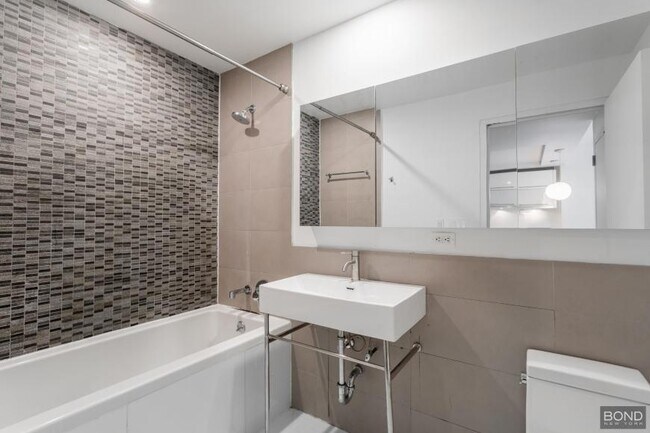 Building Photo - 1 bedroom in BROOKLYN NY 11211