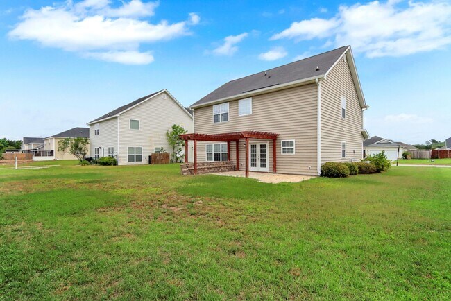 Building Photo - 4 Bed/2.5 Bath in Richmond Hill!