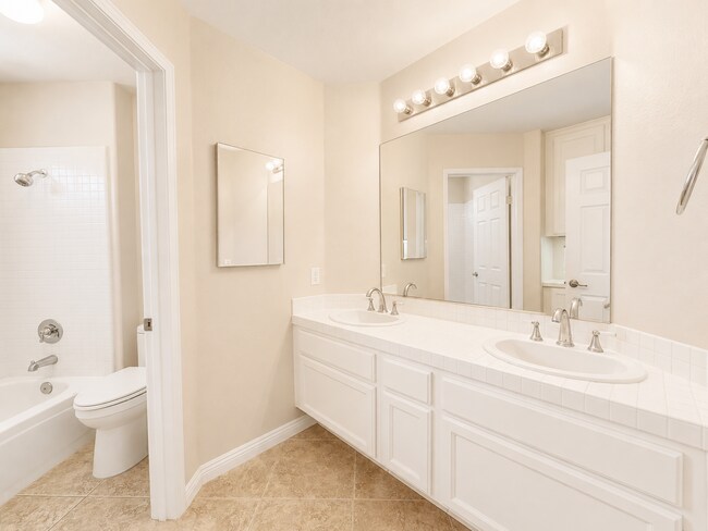 Building Photo - Beautifully updated and upgraded Chardonnay Hills house for rent