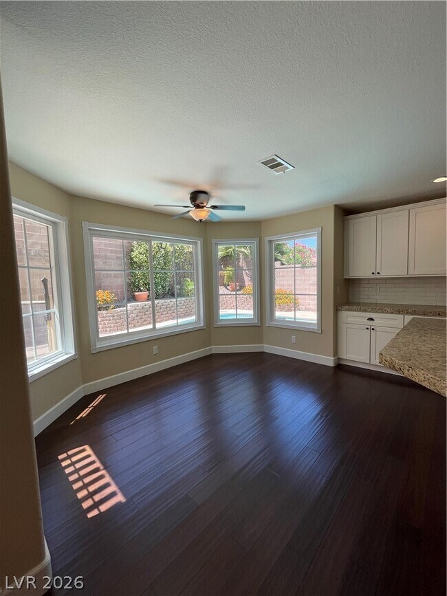 Building Photo - 271 Pointe Ranier Ave