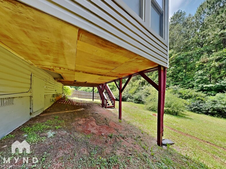 Building Photo - 722 Village Overlook