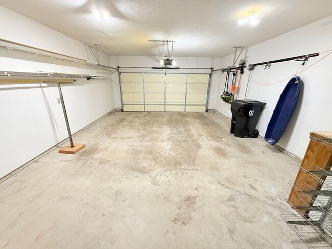 Building Photo - Photos Coming Soon – 3 Bedroom, 3.5 Bathro...