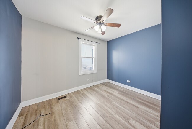 Building Photo - 810 Superior St