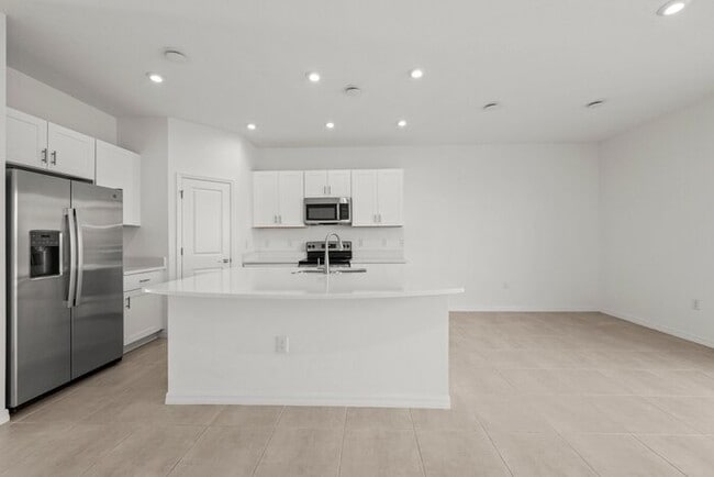 Building Photo - 3 Bedroom and 2.5 Bath Home in Skye Ranch ...