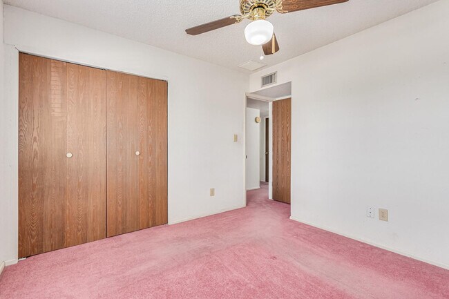 Building Photo - 1432 S Oracle