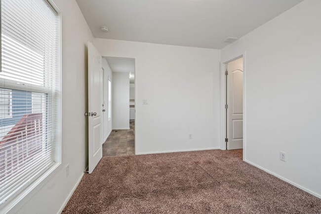 Building Photo - 5505 N Shannon Rd