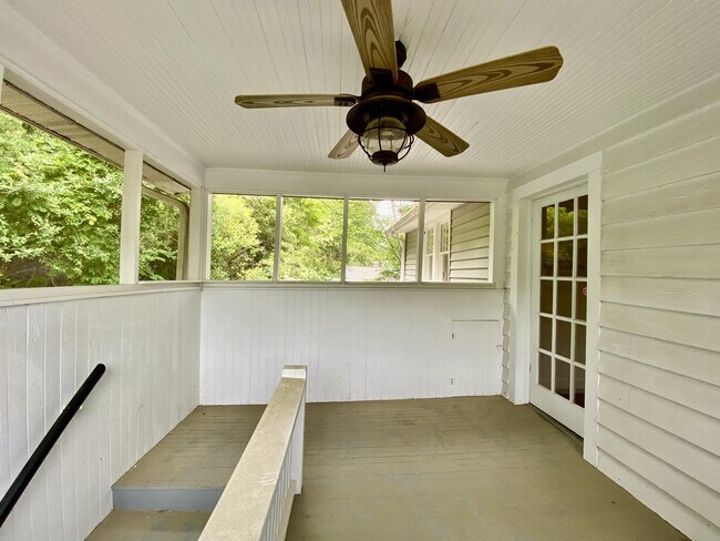 Building Photo - 1105 Virginia Ave