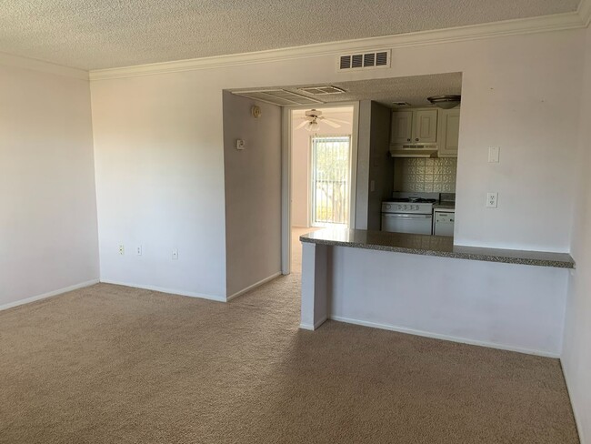 Building Photo - Beautiful 1 bed/ 1 bath Condo FOR RENT at ...