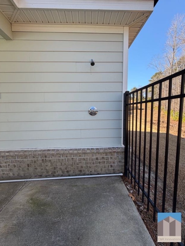 Building Photo - 7565 Knoll Hollow Rd