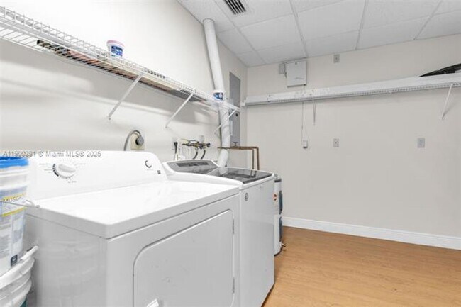 Building Photo - 14820 Naranja Lakes Blvd