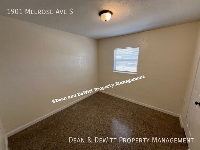 Building Photo - 1901 Melrose Ave S