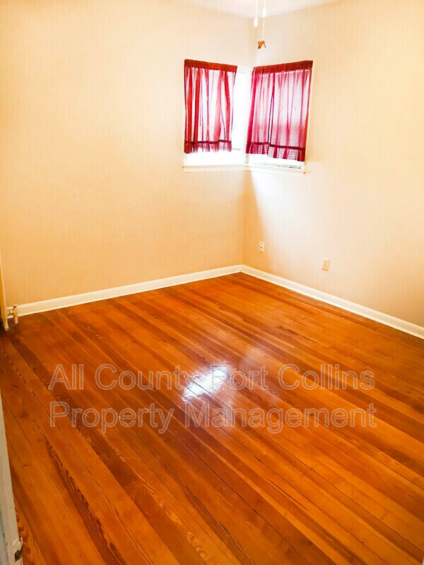 Building Photo - 401 Elm St