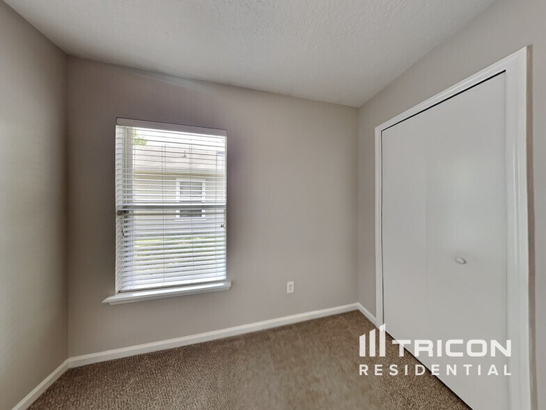 Building Photo - 161 Buck Run Way