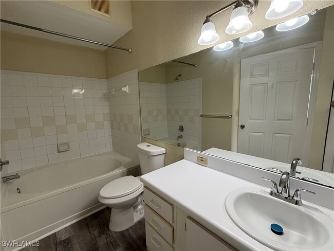Building Photo - 11530 Villa Grand