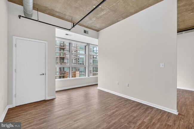 Building Photo - 1300 N St NW