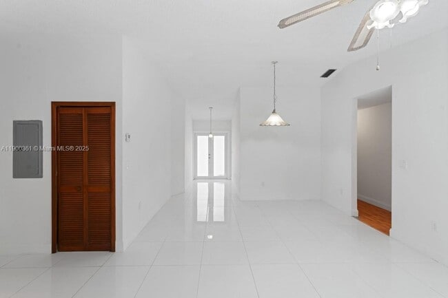 Building Photo - 9617 SW 144th Pl