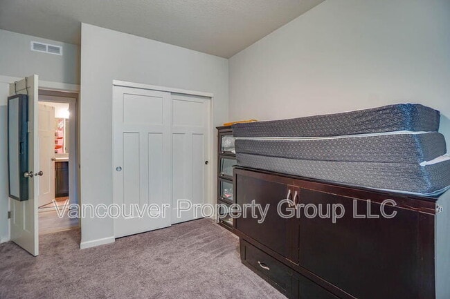 Building Photo - 11812 NE 137th Ave