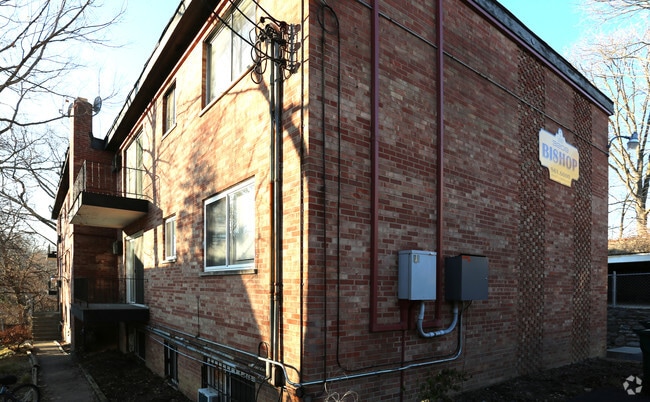 Building Photo - 3209 Bishop Street