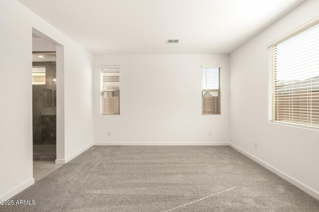 Building Photo - 16547 Avenida del Sol W
