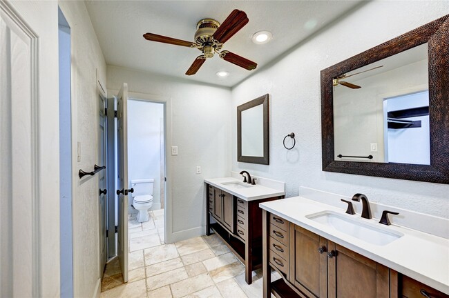 Building Photo - 5103 Temple Bell Dr