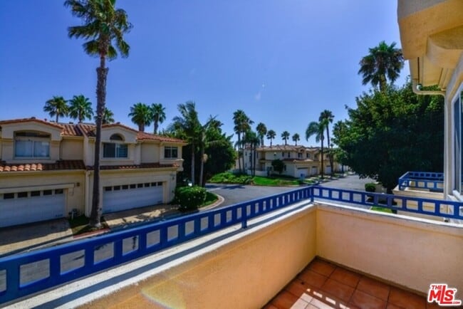 Building Photo - 6473 Zuma View Pl