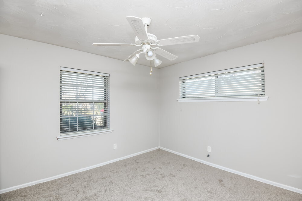 Building Photo - 2532 Belhaven Dr
