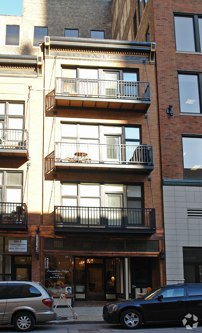 Building Photo - 224-226 E Mason St