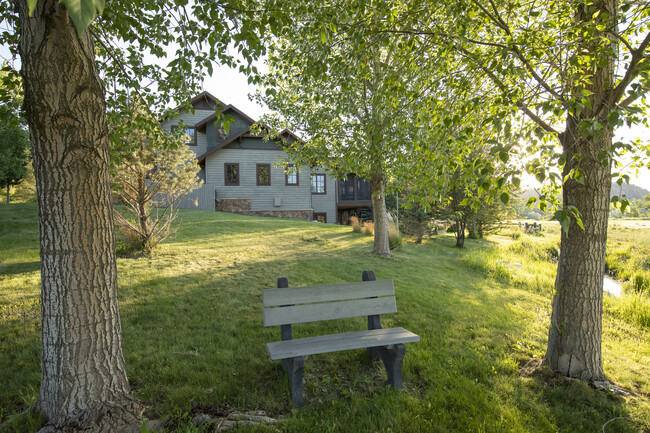 Building Photo - 1124 Heritage Dr