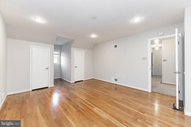 Building Photo - 7923 Ivymount Terrace
