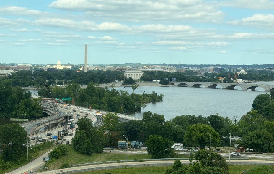 Day view - 1011 Arlington Blvd