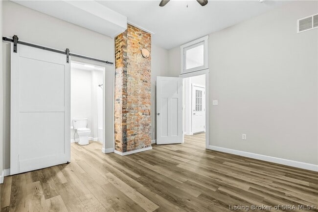 Building Photo - 1112 E Spring St
