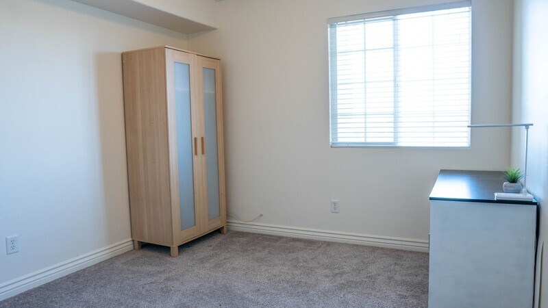 Building Photo - 1705 Westbury Way