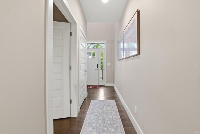 Building Photo - 0 N Cypress Ln