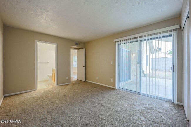 Building Photo - 1007 E Oraibi Dr