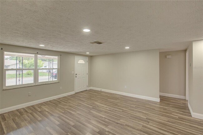 Building Photo - 8906 Pandora Ln