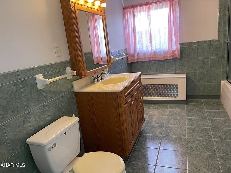 Building Photo - 1110 S 16th St