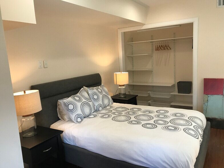 Building Photo - 1716 Rose St