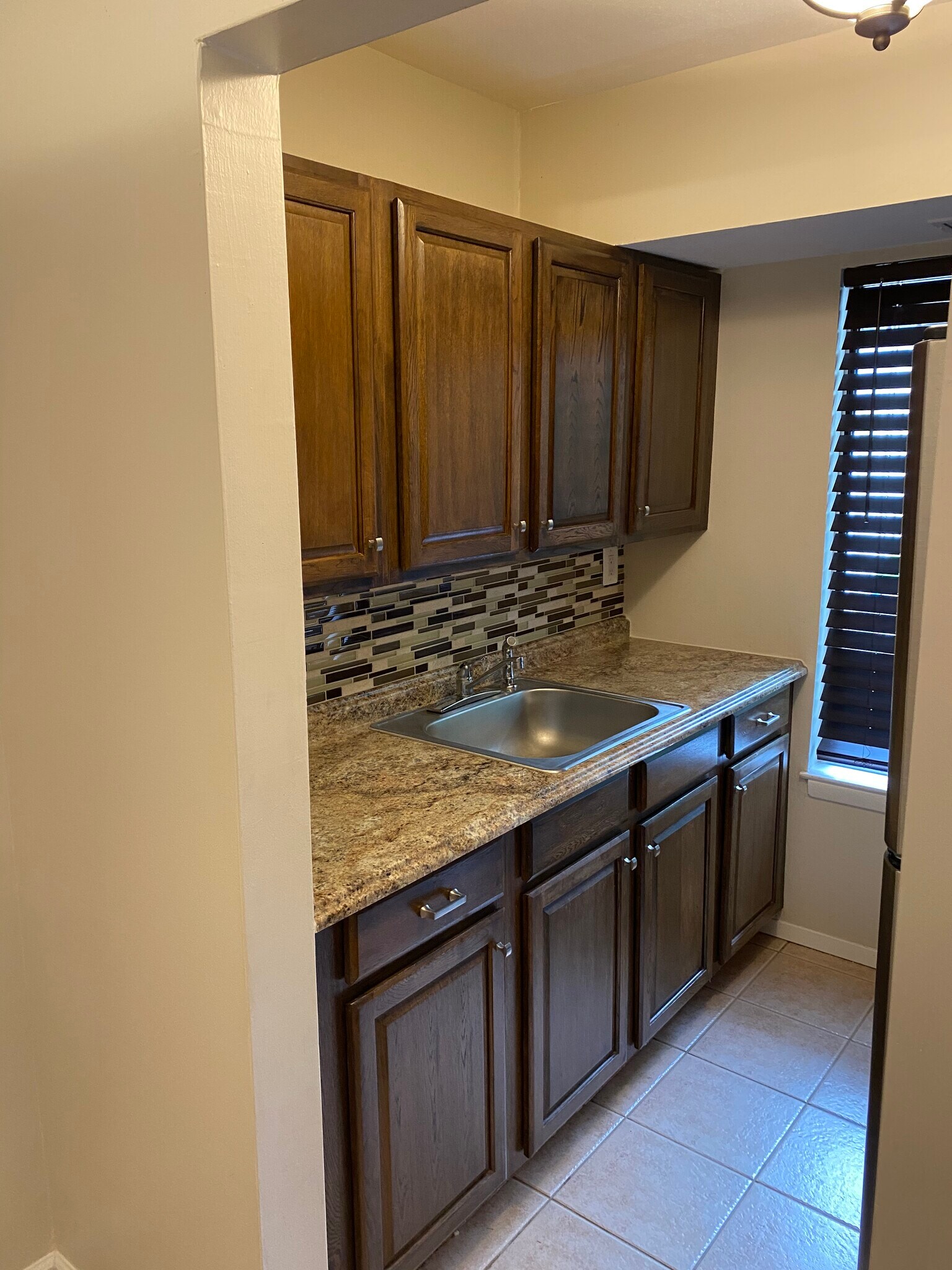 Kitchen - 34 Navajo Ct