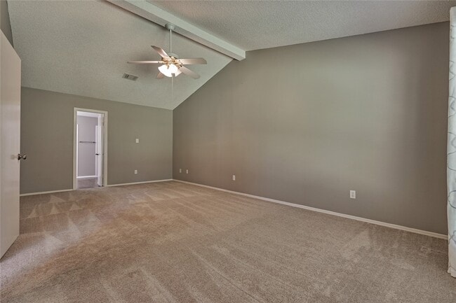 Building Photo - 3122 Village Park Dr