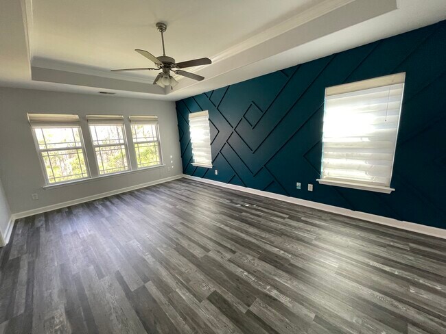 Building Photo - 320 Summer Hill Way