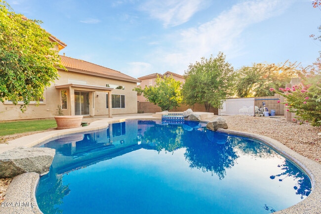 Building Photo - 4522 E Rowel Rd