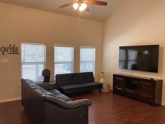 Building Photo - 149 Morris Ln