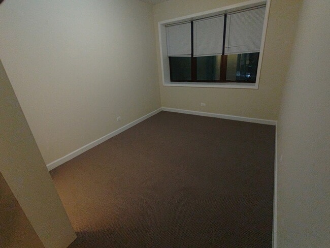 Building Photo - 4752 S Wabash Ave