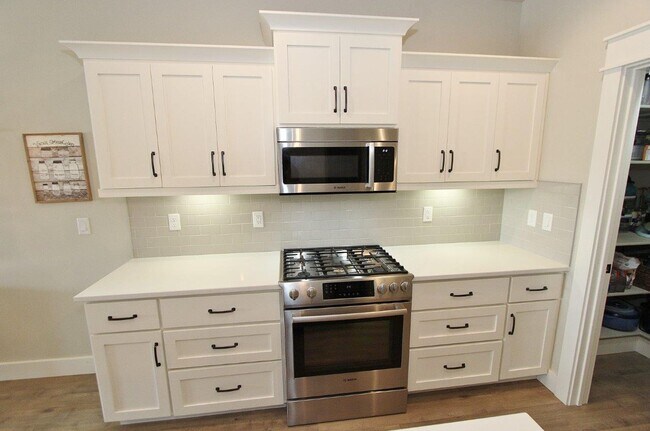 Building Photo - Lovely 4 bed 2 1/2 bath Home in Meridian, Available first week of July