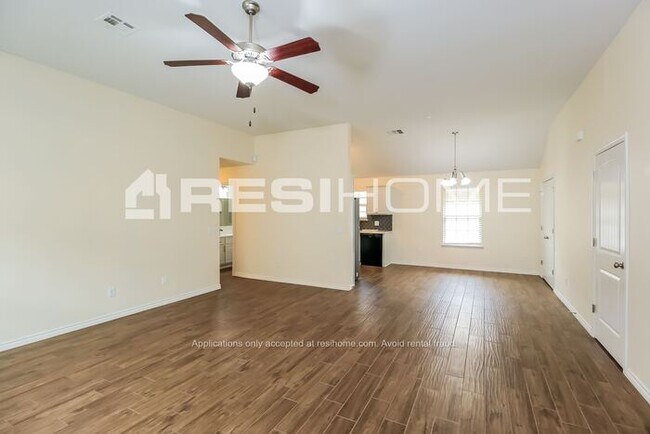 Building Photo - HOME FOR RENT!!