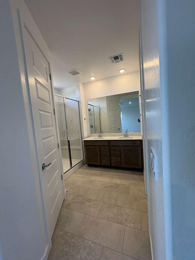 Building Photo - 4738 E Kenneth Ln