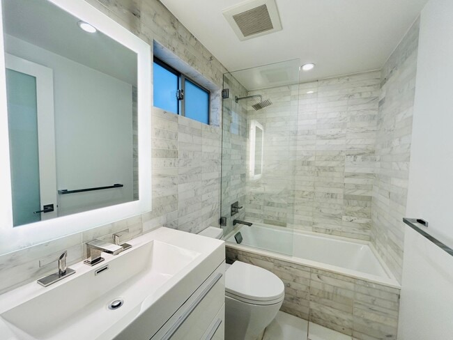 Building Photo - 947 4th St