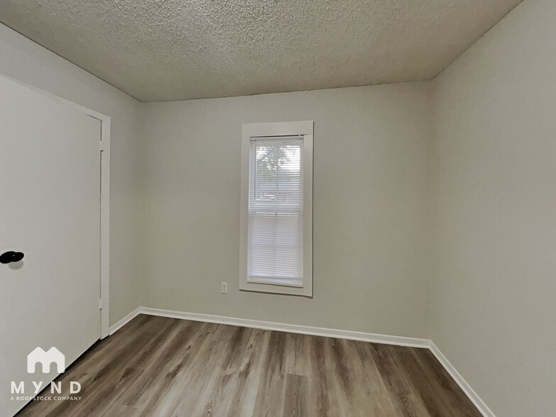 Building Photo - 3887 Brandy Ave